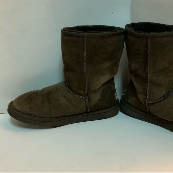 Ugg Classic Short - Picture 5 of 11